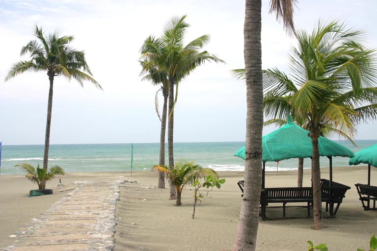 The empty beach front of the fort
